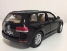 1:18 Scale Blue / Gray Bburago Diecast VW Touareg Model