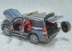 Black / White 1:18 Scale Diecast Toyota Land Cruiser LC200 Model