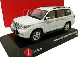 1:43 White / Black / Green 2010 Toyota Land Cruiser 200 VXR V8