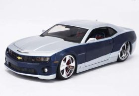 Maisto 1:24 Scale Silver-Blue Diecast Chevrolet Camaro Model