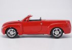 1:24 Scale Maisto Red / Silver Diecast 2004 Chevrolet SSR Model