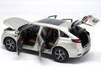 1:18 Scale Silver / White 2017 Diecast Honda UR-V Model