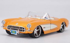 Yellow 1:24 MaiSto Diecast 1957 Chevrolet Corvette Model