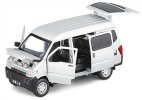 White / Silver / Champagne 1:32 Diecast Wuling Sunshine Van Toy