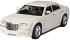 White 1:18 Scale Maisto Diecast 2005 Chrysler 300C Hemi Model