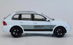 White 1:18 Welly Diecast Porsche Cayenne Turbo Model