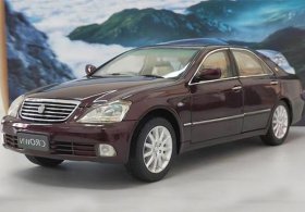 Silver / Wine Red 1:18 Scale Diecast 2005 Toyota Crown Model