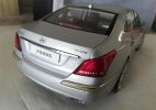 1:18 Scale Silver Diecast 2009 Hyundai Equus Car Model