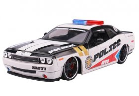 White 1:24 Scale MaiSto Police Diecast Dodge Challenger SRT