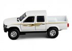 White 1:32 Scale Kids Diecast Toyota Hilux Pickup Truck Toy