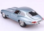 1:18 Scale Blue / Red Bburago Diecast Jaguar E Coupe 1961 Model