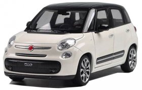 White / Yellow / Red 1:24 Welly Diecast 2013 Fiat 500L Model