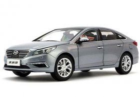 Silver/ White 1:18 Scale Diecast 2015 Hyundai Sonata Model