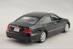 White / Black / Silver 1:43 J-collection Diecast Toyota Crown