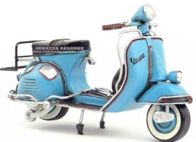 1:8 Scale Blue Vintage Tinplate 1965 Vespa Scooter Model