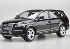 Black / White 1:18 Scale Welly Diecast Audi Q7 SUV Model