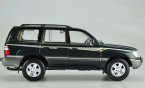 1:18 White / Green Diecast Toyota Land Cruiser LC100 Model