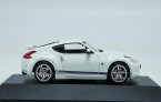 White 1:43 Scale J-Collection Diecast 2011 Nissan 370Z Model