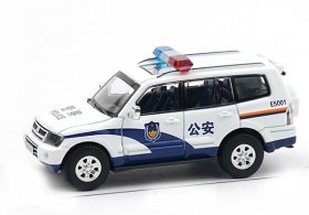 White Police 1:64 Scale Diecast Mitsubishi Pajero SUV Model