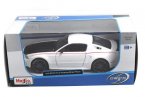 1:24 Green / White Diecast 2014 Ford Mustang Street Racer Model