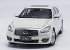 1:18 Scale Black / White Diecast 2017 Infiniti Q70L Model