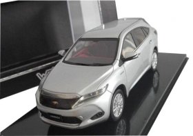 Silver / White / Black 1:43 Scale Diecast Toyota Harrier Model