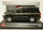 1:43 White / Black / Green 2010 Toyota Land Cruiser 200 VXR V8