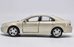 1:24 Scale Golden Maisto Diecast 2006 Ford Fusion Model