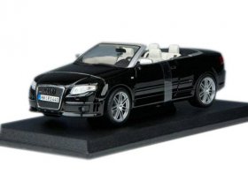 Black / Yellow 1:18 Scale Maisto Diecast Audi RS4 SPYDER Model