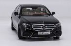 1:18 Scale Black Diecast Mercedes Benz E300L Model