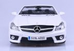 White 1:18 Scale Maisto Diecast Mercedes-Benz SL63 AMG Model