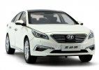 Silver/ White 1:18 Scale Diecast 2015 Hyundai Sonata Model