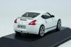 White 1:43 Scale J-Collection Diecast 2011 Nissan 370Z Model