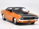 1:24 Orange Maisto Diecast 1970 Dodge Challenger R/T Model