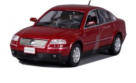 Wine Red 1:24 Scale Welly Diecast 2001 VW Passat Sedan Model