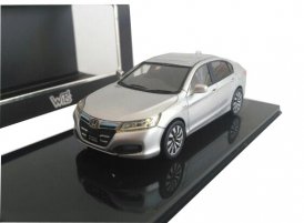 White /Silver /Black 1:43 Diecast 2013 Honda Accord Hybrid Model