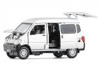 White / Silver / Champagne 1:32 Diecast Wuling Sunshine Van Toy