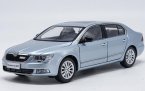 1:18 Wine Red / Gray / Brown / Blue Diecast Skoda Superb Model