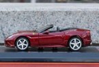 Red / White 1:24 Scale Bburago Diecast Ferrari California T