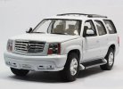 Black / White 1:24 Scale Welly Diecast Cadillac Escalade Model