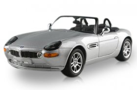 Silver / Red / Black 1:24 Welly Diecast BMW Z8 Model