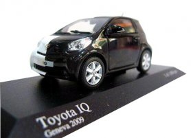 White-Black 1:43 Scale Minichamps Diecast Toyota IQ Model