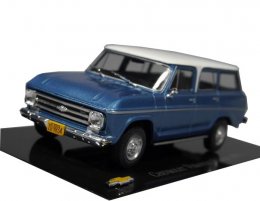 Blue 1:43 IXO Diecast 1971 Chevrolet Veraneio S Luxe Model