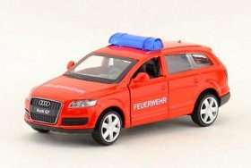 Kids Red 1:43 Scale Diecast Audi Q7 SUV Toy