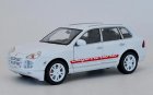 1:18 White / Black Welly Diecast Porsche Cayenne Turbo Model