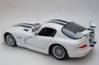 1:24 White Maisto Diecast Dodge VIPER GT2 Model