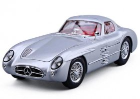 Silver Maisto 1:18 Scale Diecast Mercedes-Benz 300 SLR Model