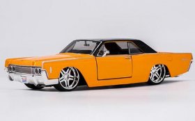 1:24 Scale Maisto Diecast 1965 Lincoln Continental Model