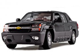 Black 1:18 Scale Welly Die-Cast 2002 Chevrolet Avalanche Pickup