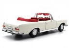 Creamy White 1:18 Maisto Diecast 1967 Mercedes-Benz 280SE